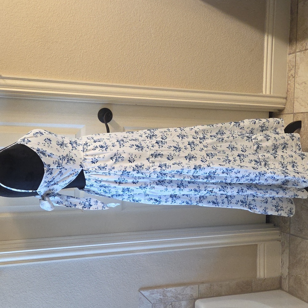 Floral Spaghetti Strap Maxi Dress With Cut Out In Back - Picture 10 of 16